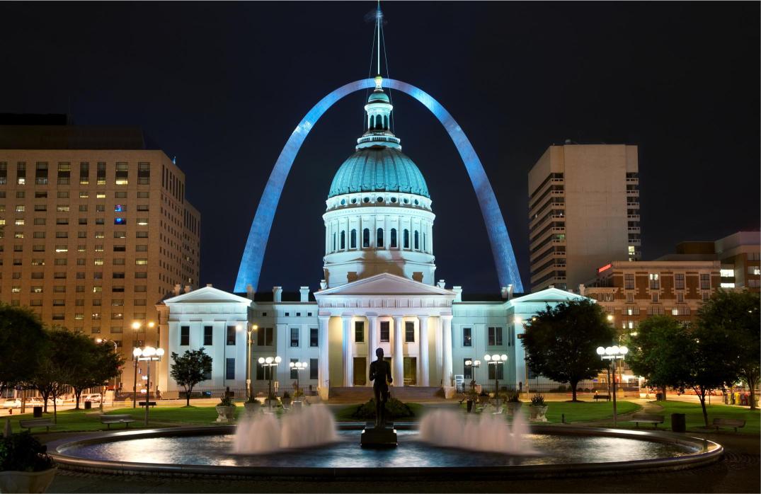 The product image shows a photograph of St. Louis Downtown featuring the Old Courthouse and the Gateway Arch at night with a blue light on the arch, a fountain in the foreground, and city buildings in the background.